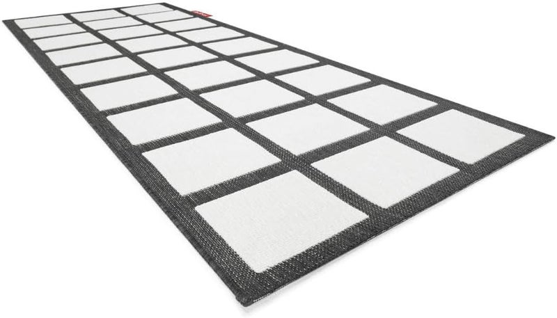 Fatboy Carpretty Catwalk Checky Carpet | Indoor/Outdoor | Easy to clean | UV-resistant | Combined multi-level weaving | Anti-static | 100% Polypropylene | 80x200 cm - Black/White - Image 4